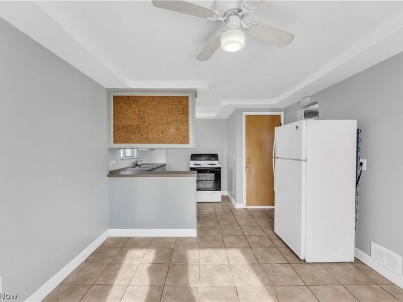 10725 Vernon Avenue, Unit 2/UP, Garfield Heights, OH 44125 Photo 10