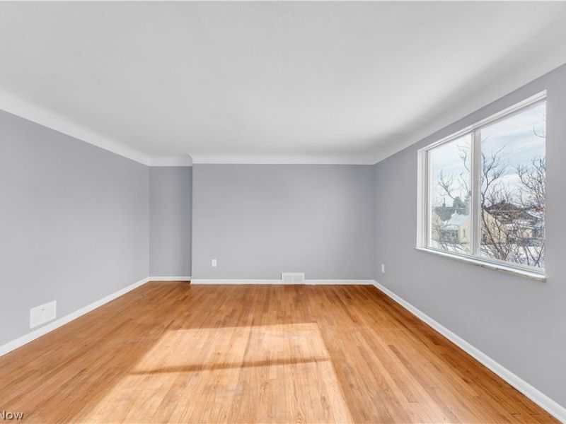 10725 Vernon Avenue, Unit 2/UP, Garfield Heights, OH 44125 Photo 12