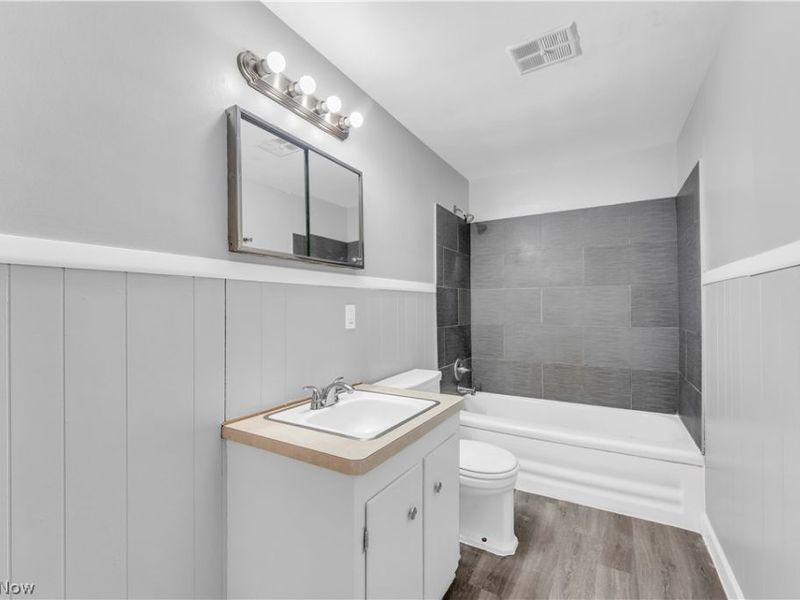 10725 Vernon Avenue, Unit 2/UP, Garfield Heights, OH 44125 Photo 17