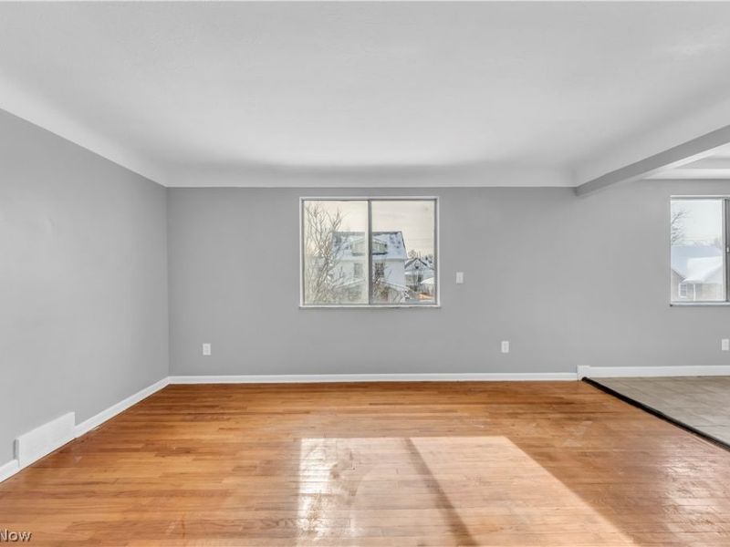 10725 Vernon Avenue, Unit 2/UP, Garfield Heights, OH 44125 Photo 4