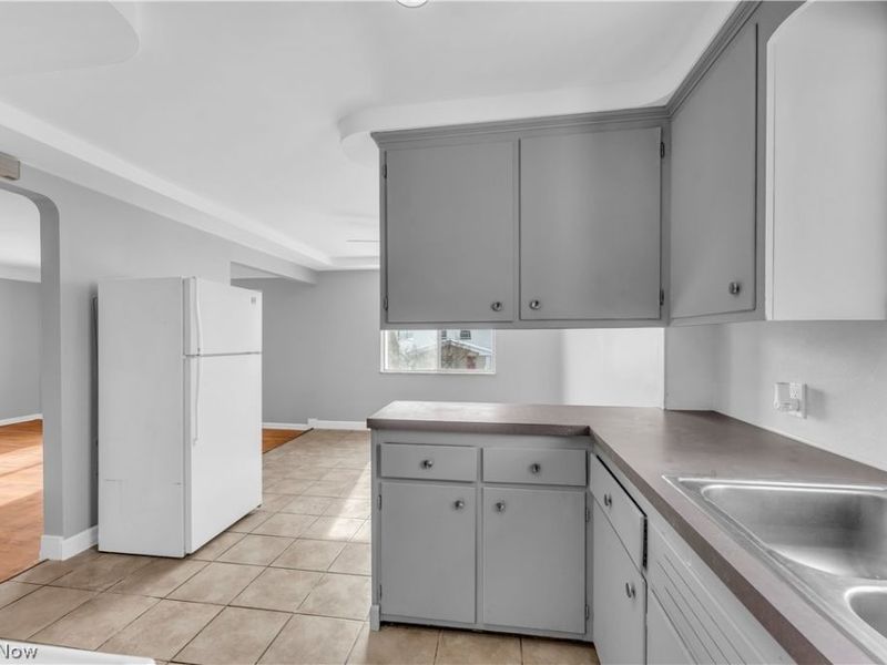 10725 Vernon Avenue, Unit 2/UP, Garfield Heights, OH 44125 Photo 9