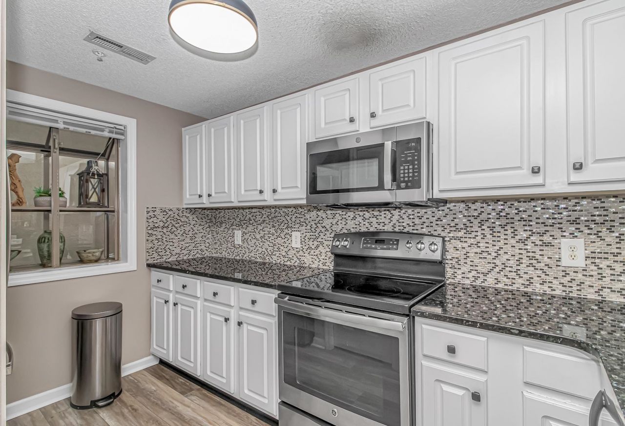 1401 Lighthouse Dr. Photo 10