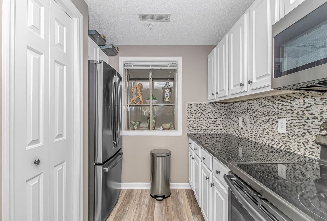 1401 Lighthouse Dr. Photo 9