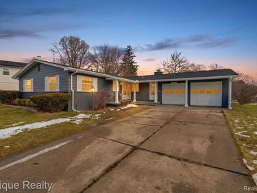 11325 Woodbridge Drive, Grand Blanc, MI 48439