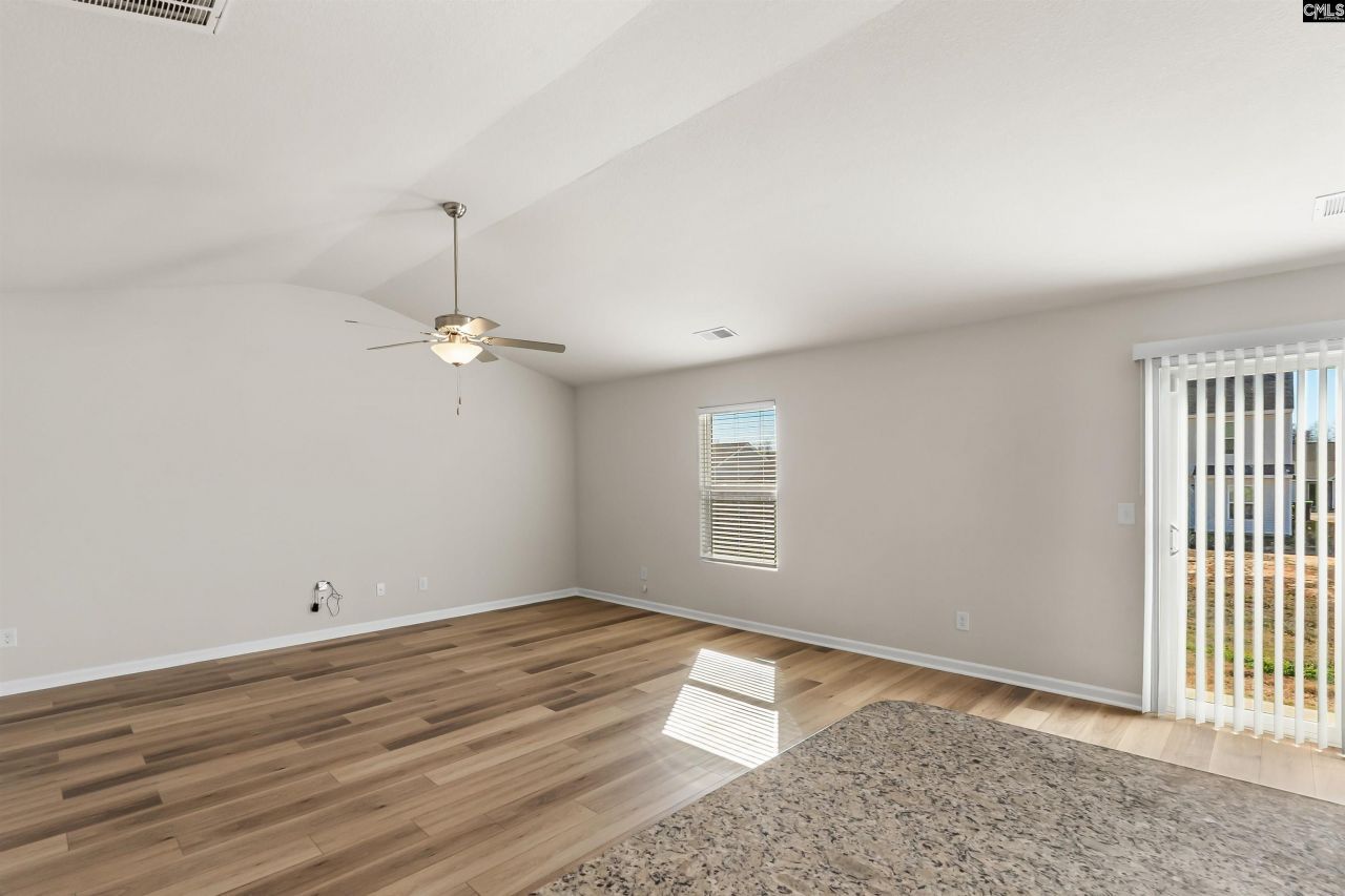 1323 Clemons Lane  Photo 8