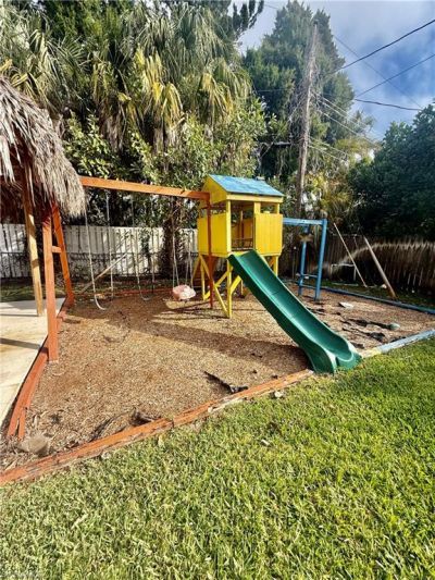733 Pine Cone Ln, Naples, FL 34104 Photo