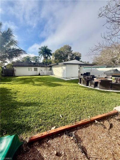 733 Pine Cone Ln, Naples, FL 34104 Photo