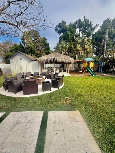 733 Pine Cone Ln, Naples, FL 34104 Photo