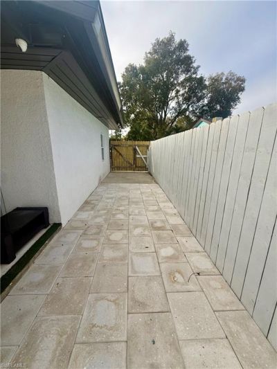 733 Pine Cone Ln, Naples, FL 34104 Photo