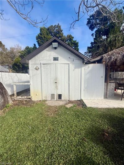 733 Pine Cone Ln, Naples, FL 34104 Photo