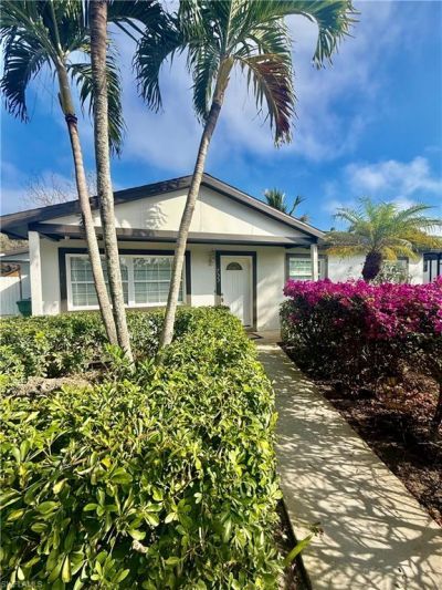 733 Pine Cone Ln, Naples, FL 34104 Photo