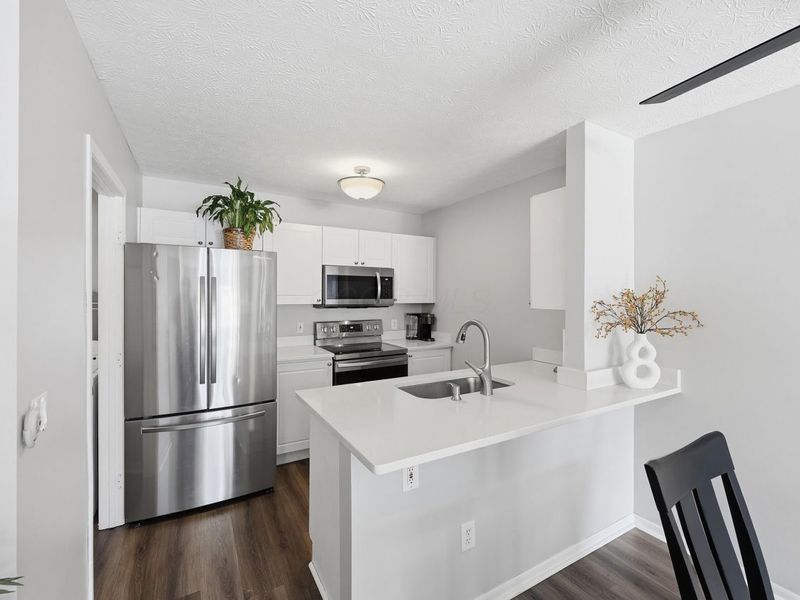 5698 Blendon Place Drive, Unit 74E, Columbus, OH 43230 Photo 12