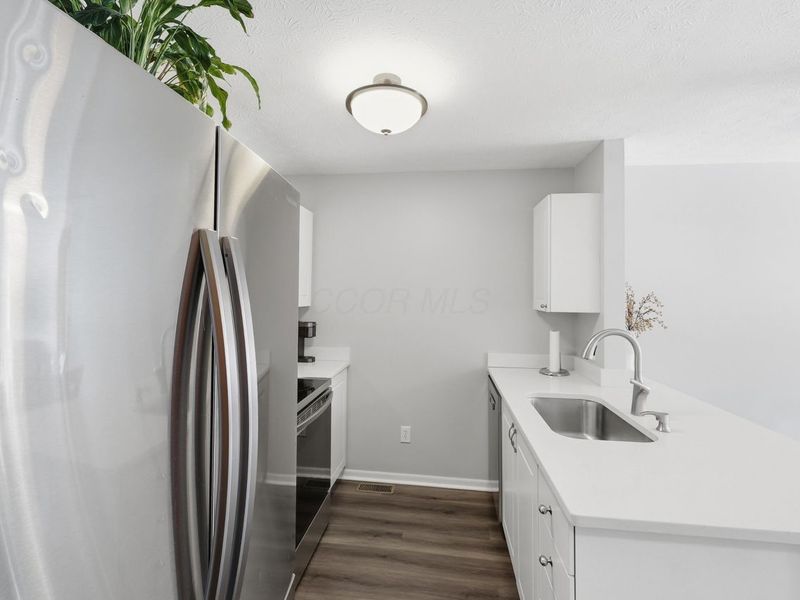 5698 Blendon Place Drive, Unit 74E, Columbus, OH 43230 Photo 13