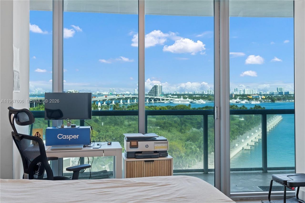 888 Biscayne Blvd, Unit 910, Miami, FL 33132 Photo