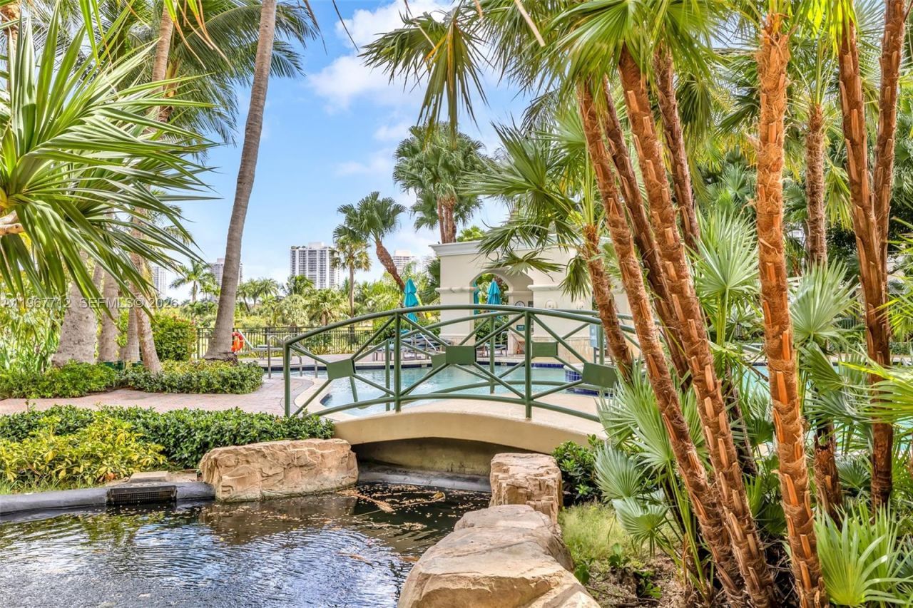19501 W Country Club Dr, Unit 2611, Aventura, FL 33180 Photo
