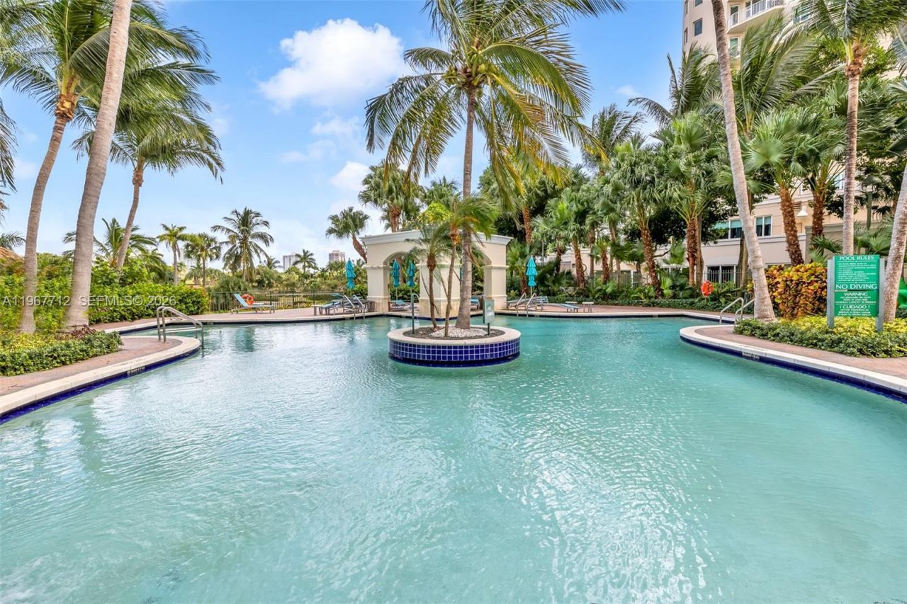 19501 W Country Club Dr, Unit 2611, Aventura, FL 33180 Photo