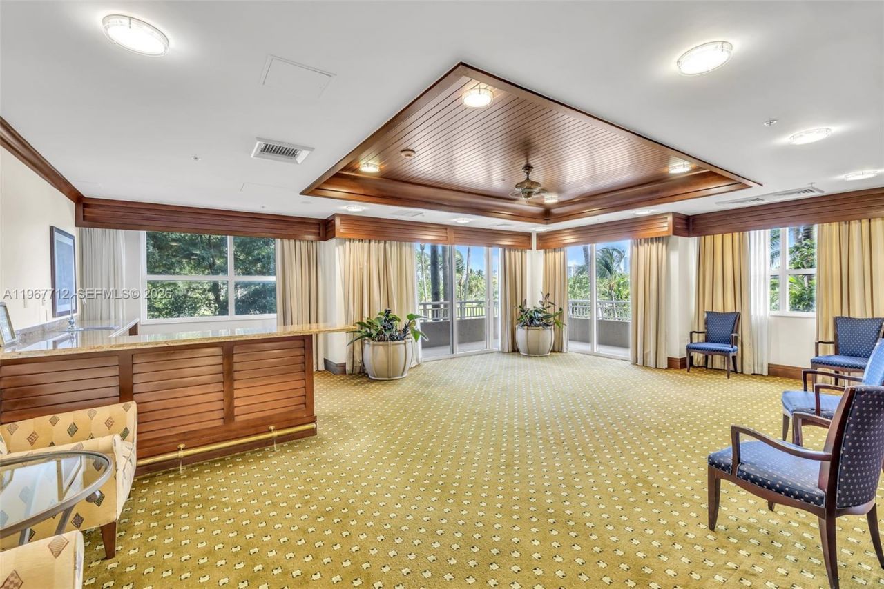 19501 W Country Club Dr, Unit 2611, Aventura, FL 33180 Photo