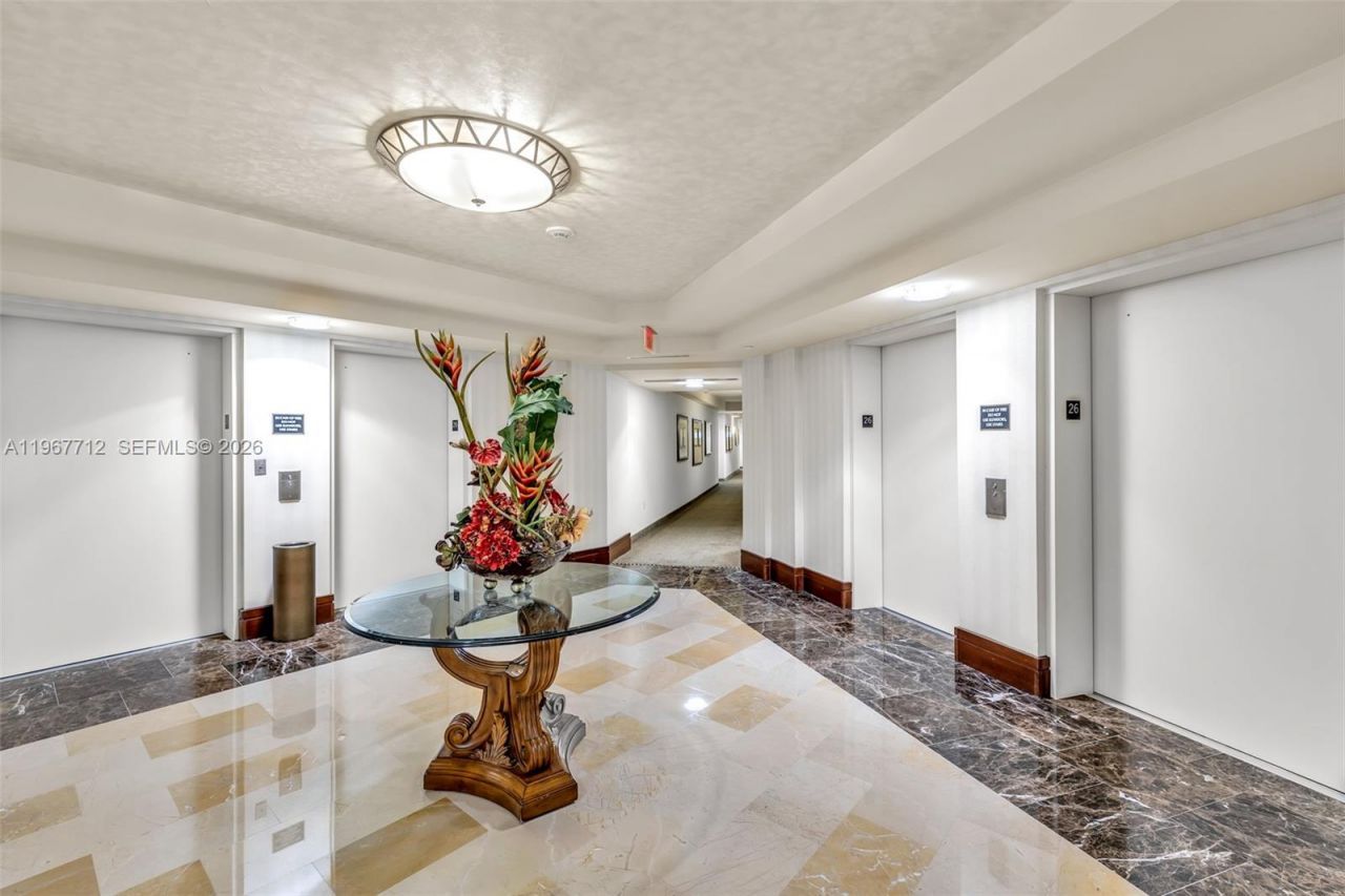 19501 W Country Club Dr, Unit 2611, Aventura, FL 33180 Photo