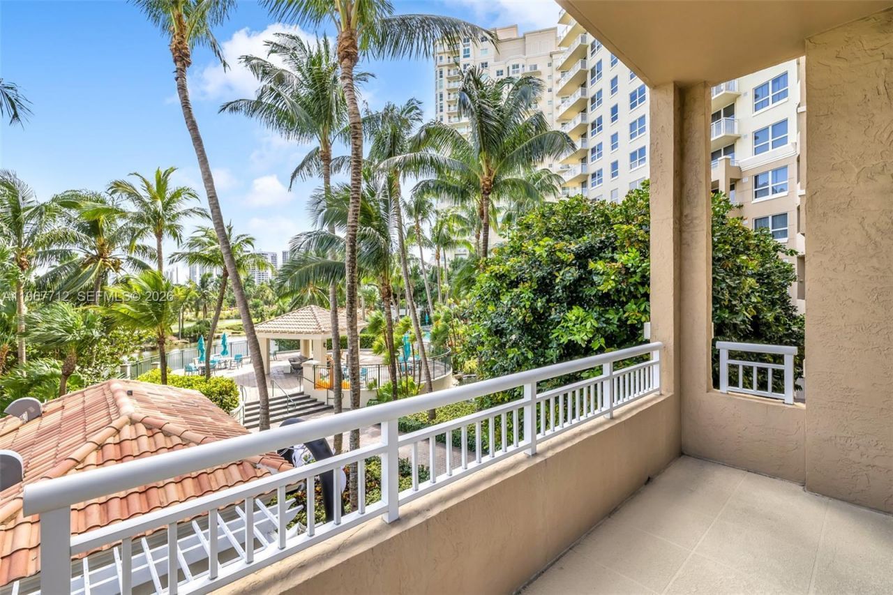 19501 W Country Club Dr, Unit 2611, Aventura, FL 33180 Photo