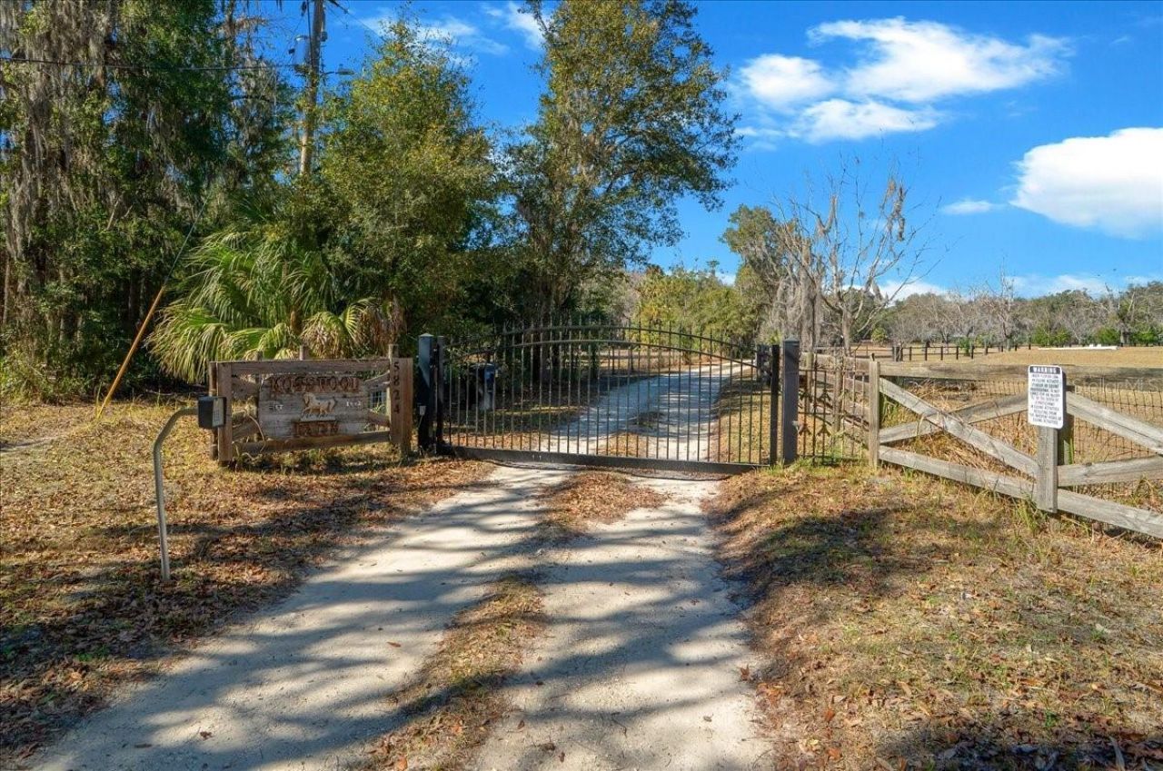 5824 SE 185th Avenue, Micanopy, FL 32667 Photo