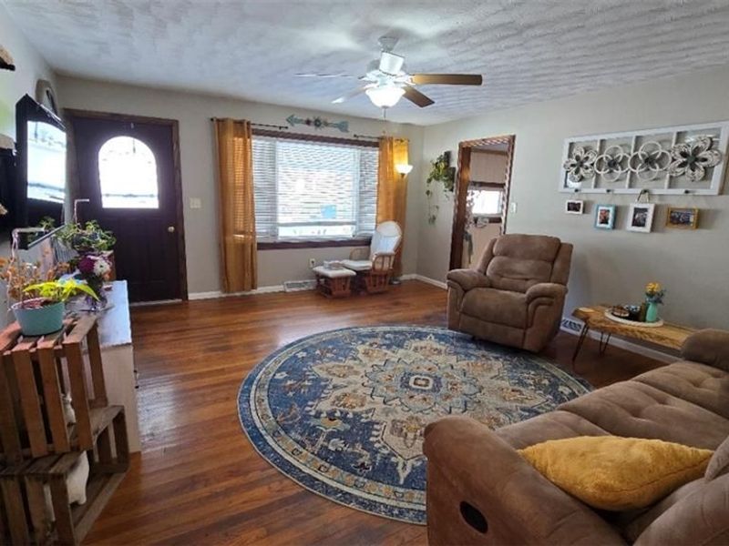 201 W Poplar Street, Phillipsburg, OH 45354 Photo 4