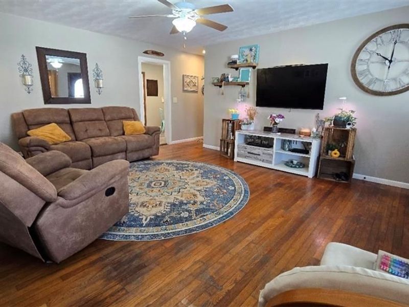 201 W Poplar Street, Phillipsburg, OH 45354 Photo 5