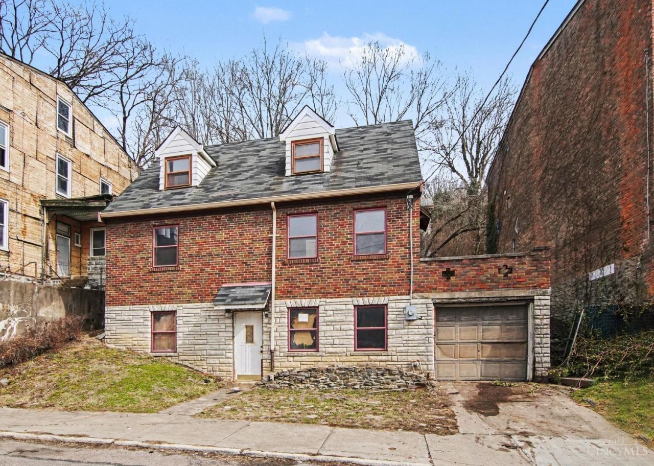 638 Delhi Avenue, Cincinnati, OH 45204 Main Photo
