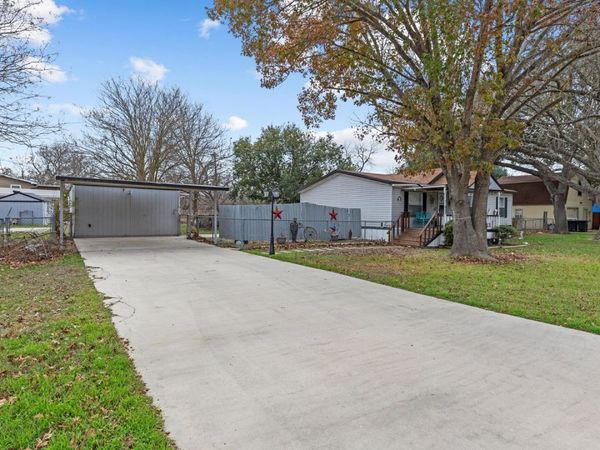 1656 NW Pecan, McQueeney, TX 78123