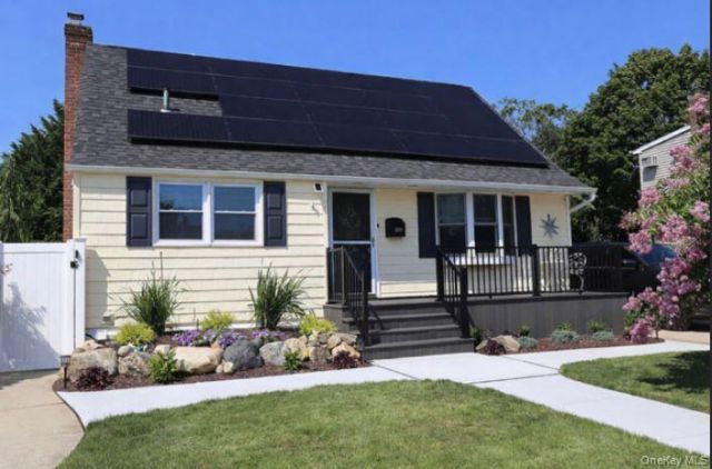 1300 Lakeside Drive, Wantagh, NY 11793 Main Photo