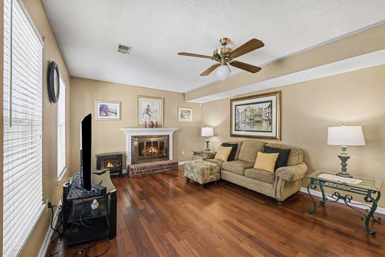 104 N Pembroke Drive Photo 19