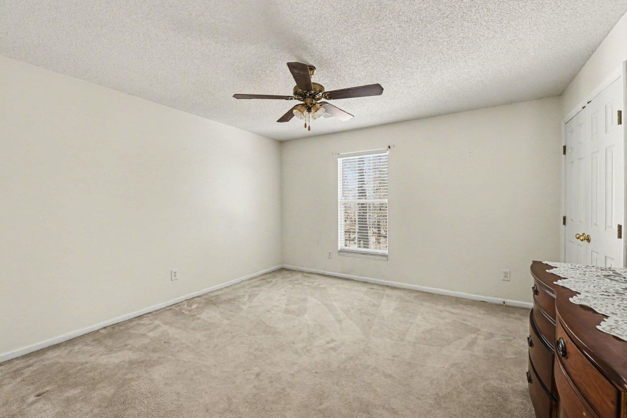 104 N Pembroke Drive Photo 23