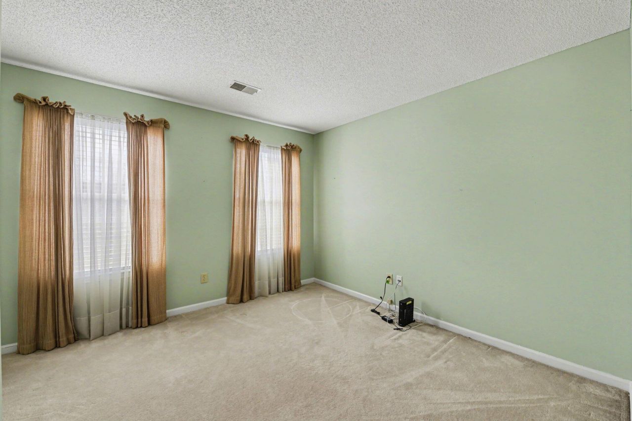 104 N Pembroke Drive Photo 25