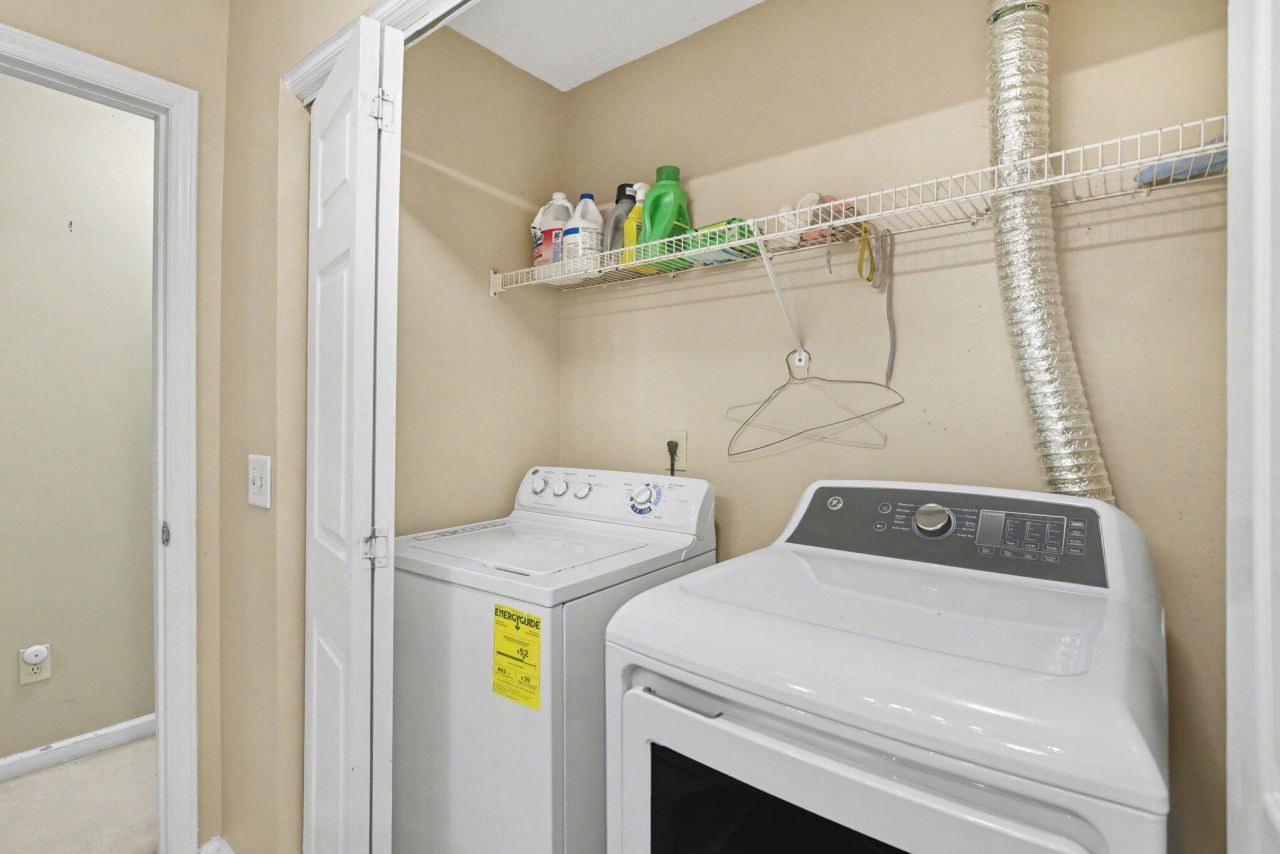 104 N Pembroke Drive Photo 27