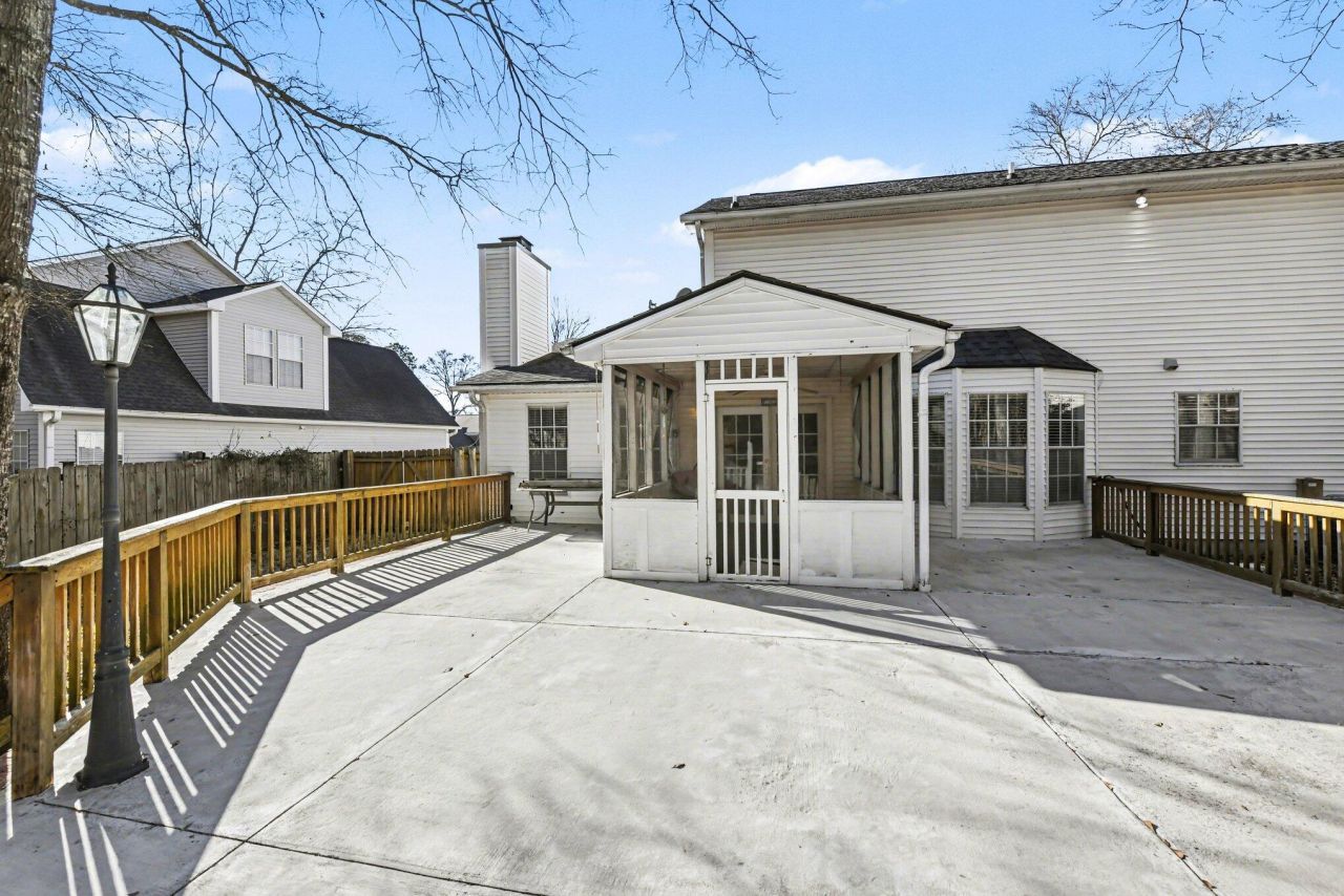 104 N Pembroke Drive Photo 30