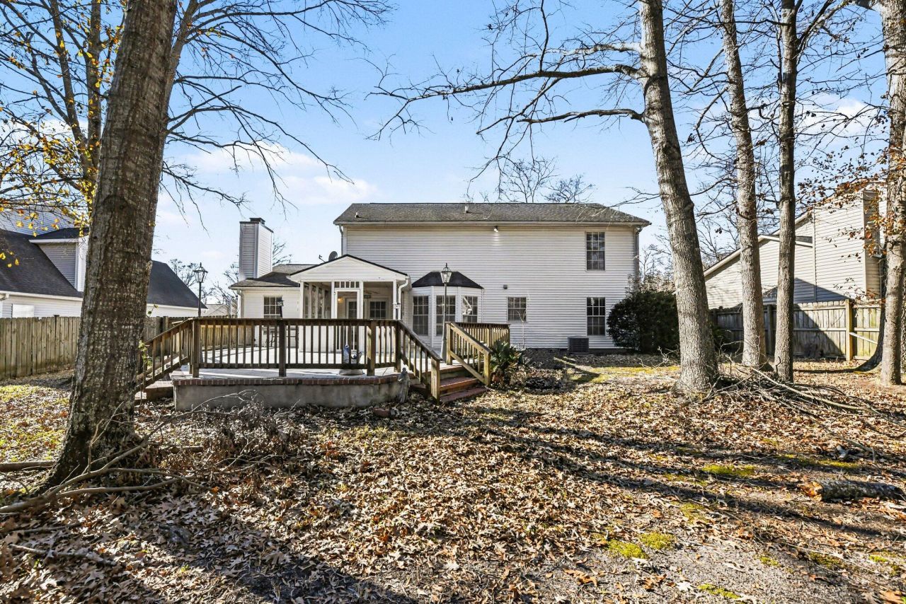 104 N Pembroke Drive Photo 32