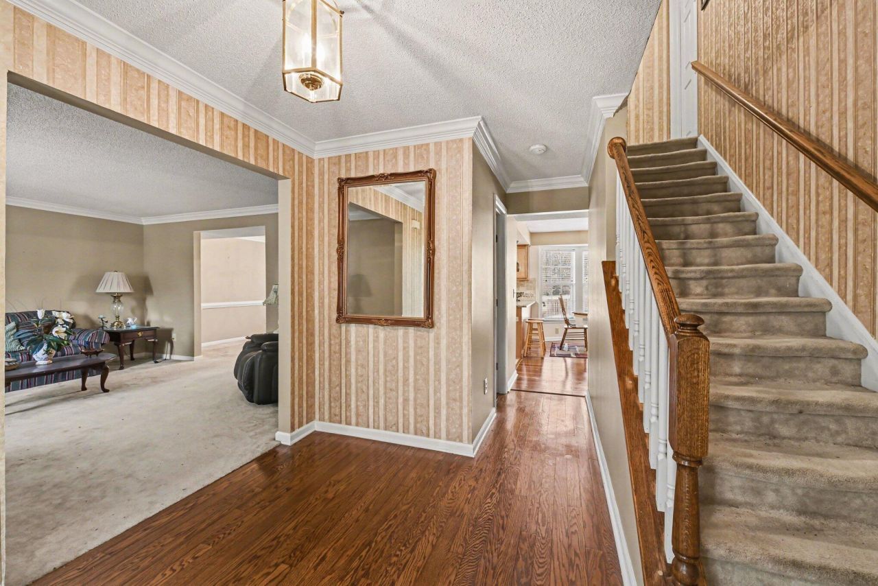 104 N Pembroke Drive Photo 6