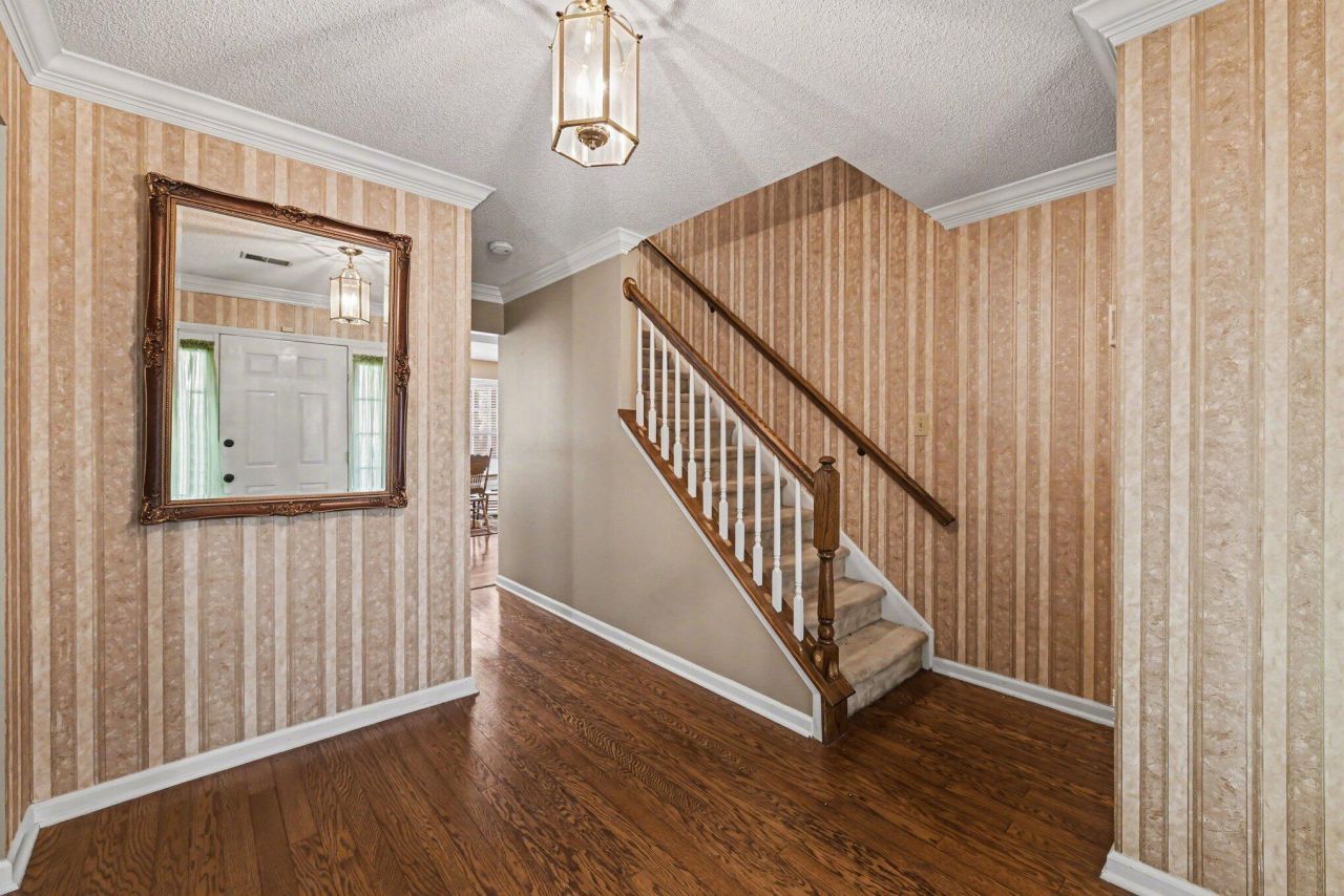 104 N Pembroke Drive Photo 7