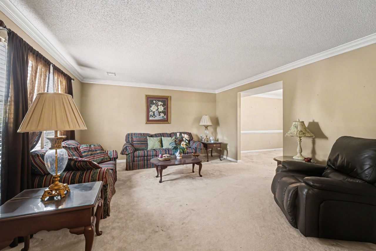 104 N Pembroke Drive Photo 8