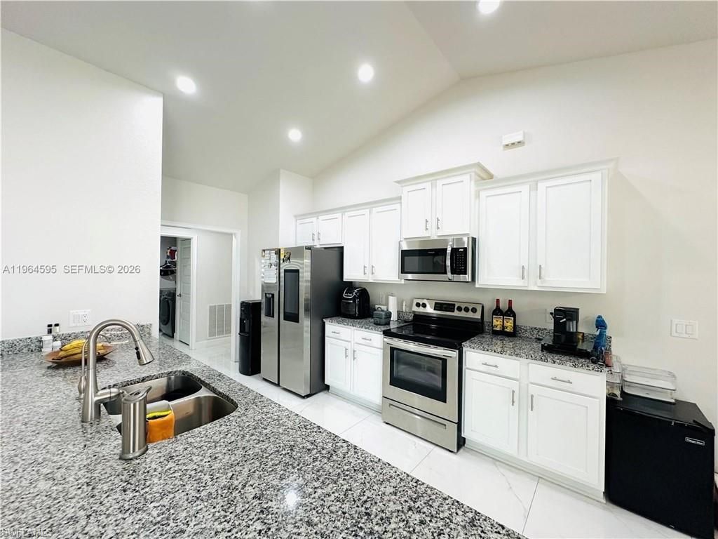 1137 NE 4th Pl, Cape Coral, FL 33909 Photo