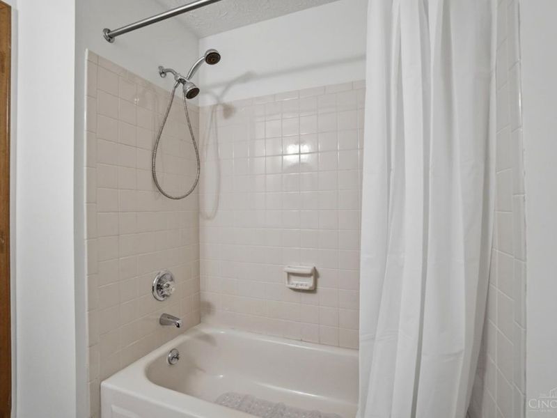 3594 Homelawn Avenue, Unit 14, Cheviot, OH 45211 Photo 15