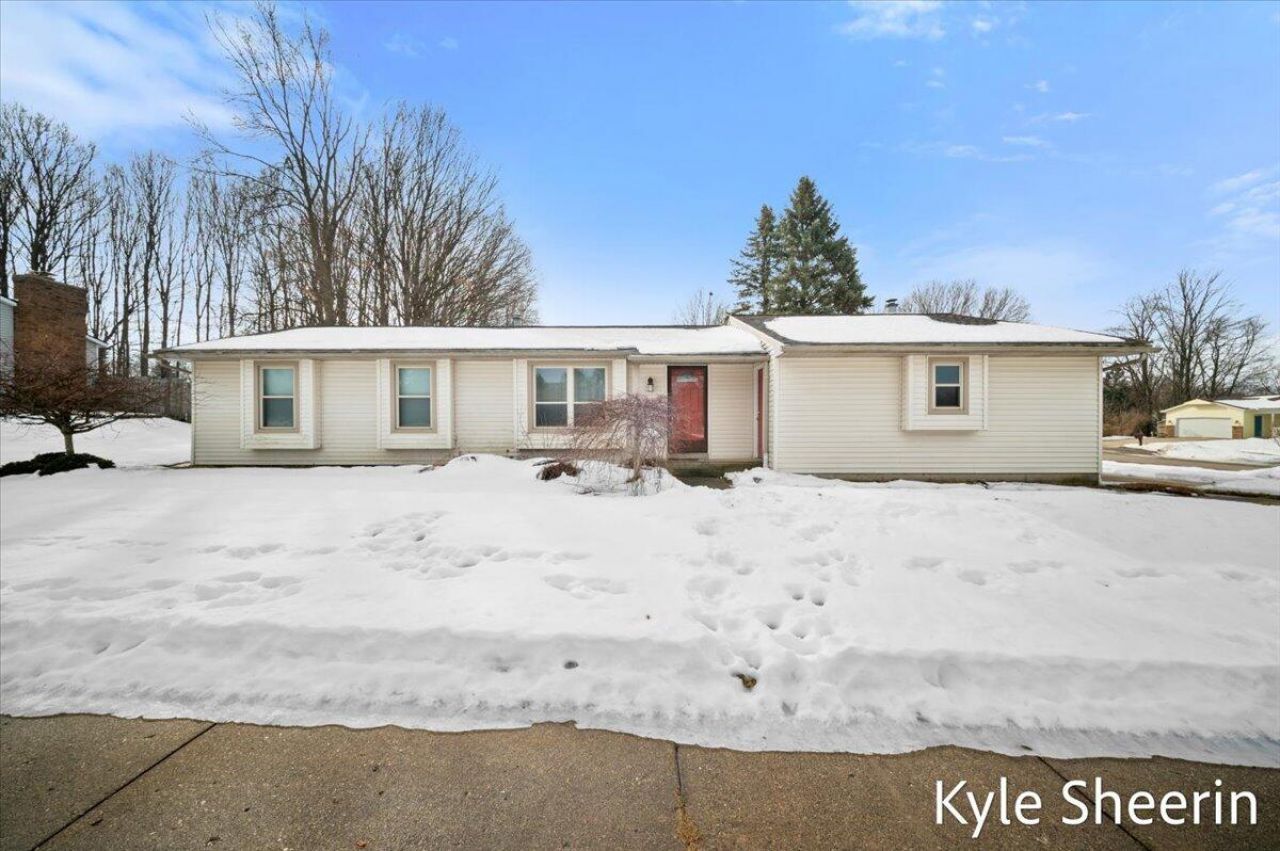 4660 Sheri Lynn Drive Sw, Wyoming, MI 49519 Main Photo