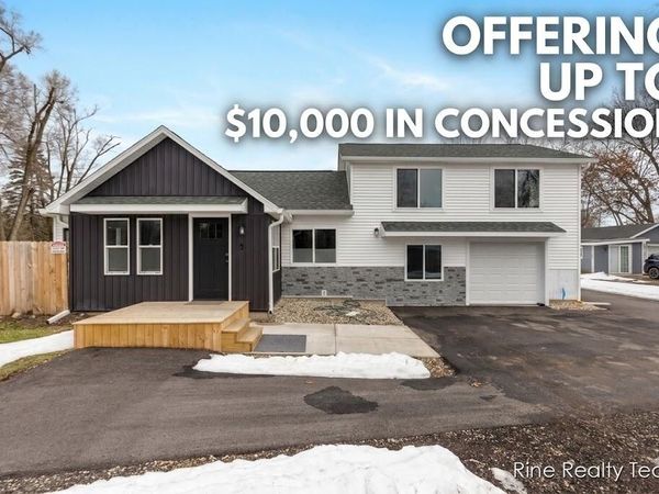 68199 Sassafras Street, Edwardsburg, MI 49112