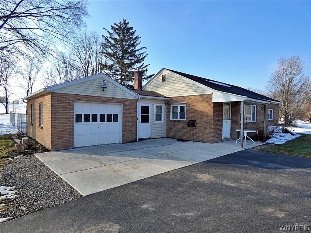 10209 Broadway Road, Gowanda, NY 14070 Main Photo