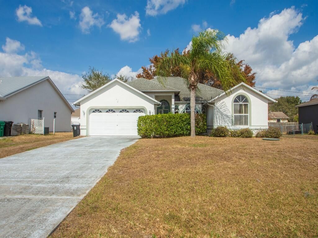 5718 NW North Macedo Boulevard, Port Saint Lucie, FL 34983 Photo