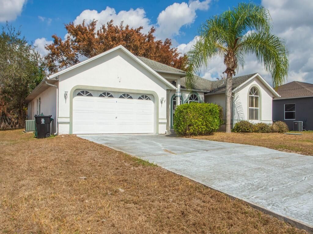 5718 NW North Macedo Boulevard, Port Saint Lucie, FL 34983 Photo