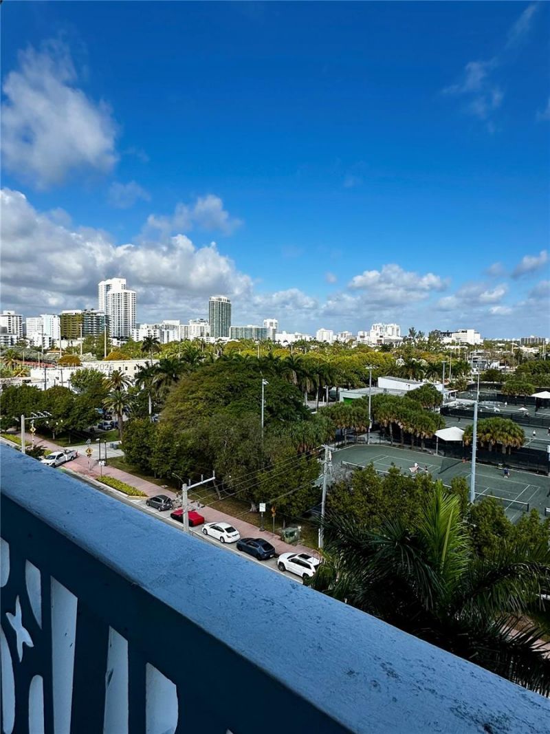 1020 Meridian Ave, Unit 811, Miami Beach, FL 33139 Photo