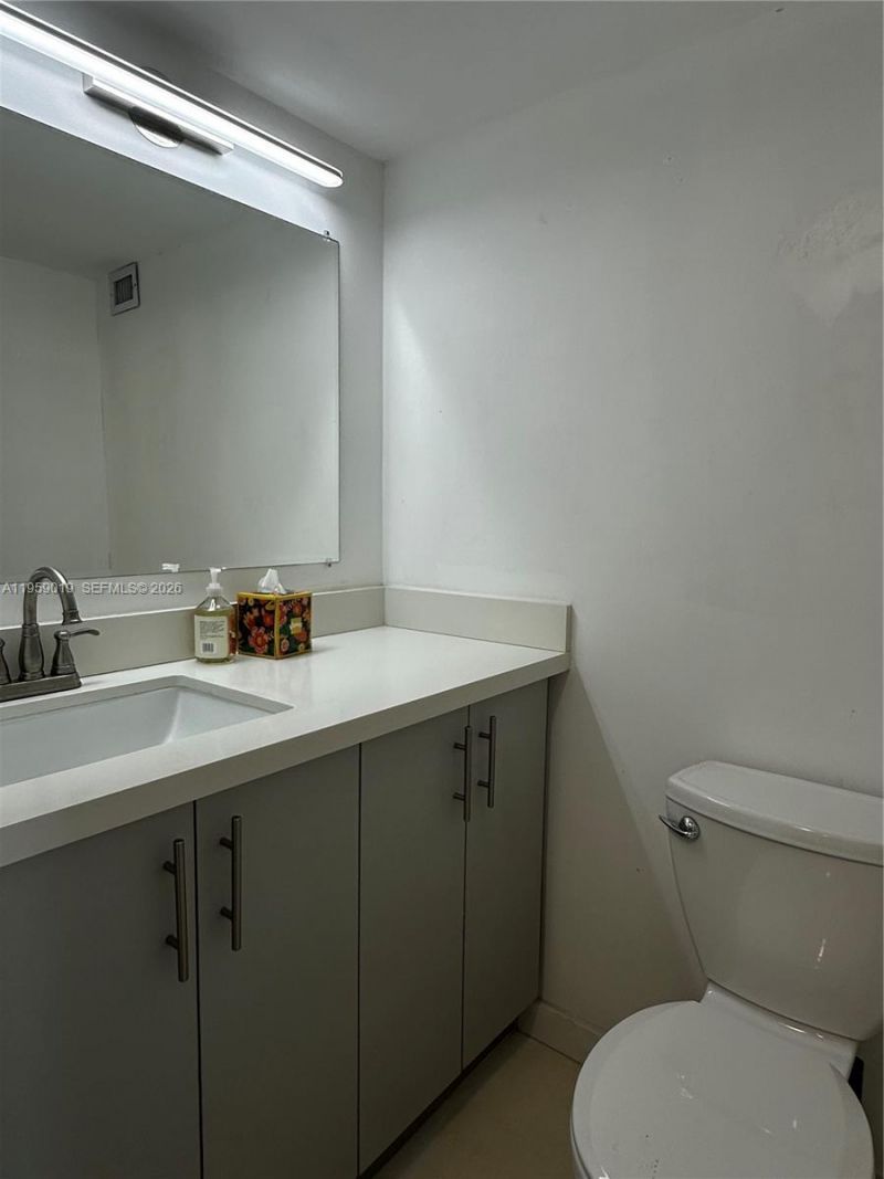 1020 Meridian Ave, Unit 811, Miami Beach, FL 33139 Photo