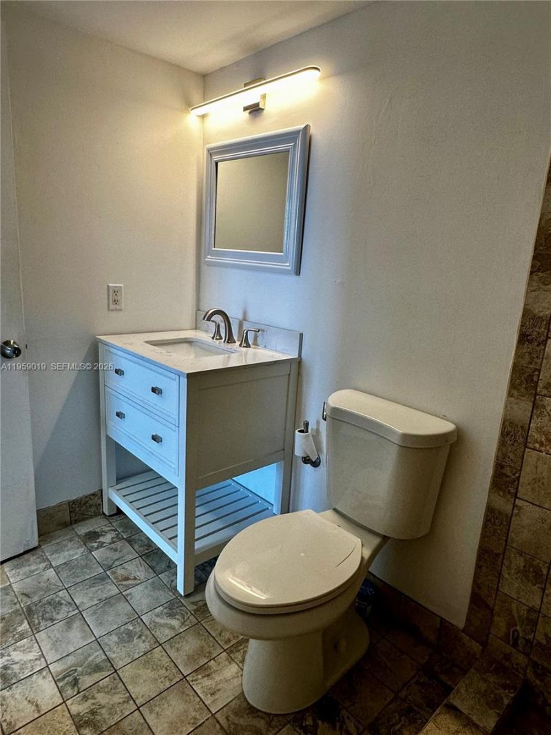 1020 Meridian Ave, Unit 811, Miami Beach, FL 33139 Photo