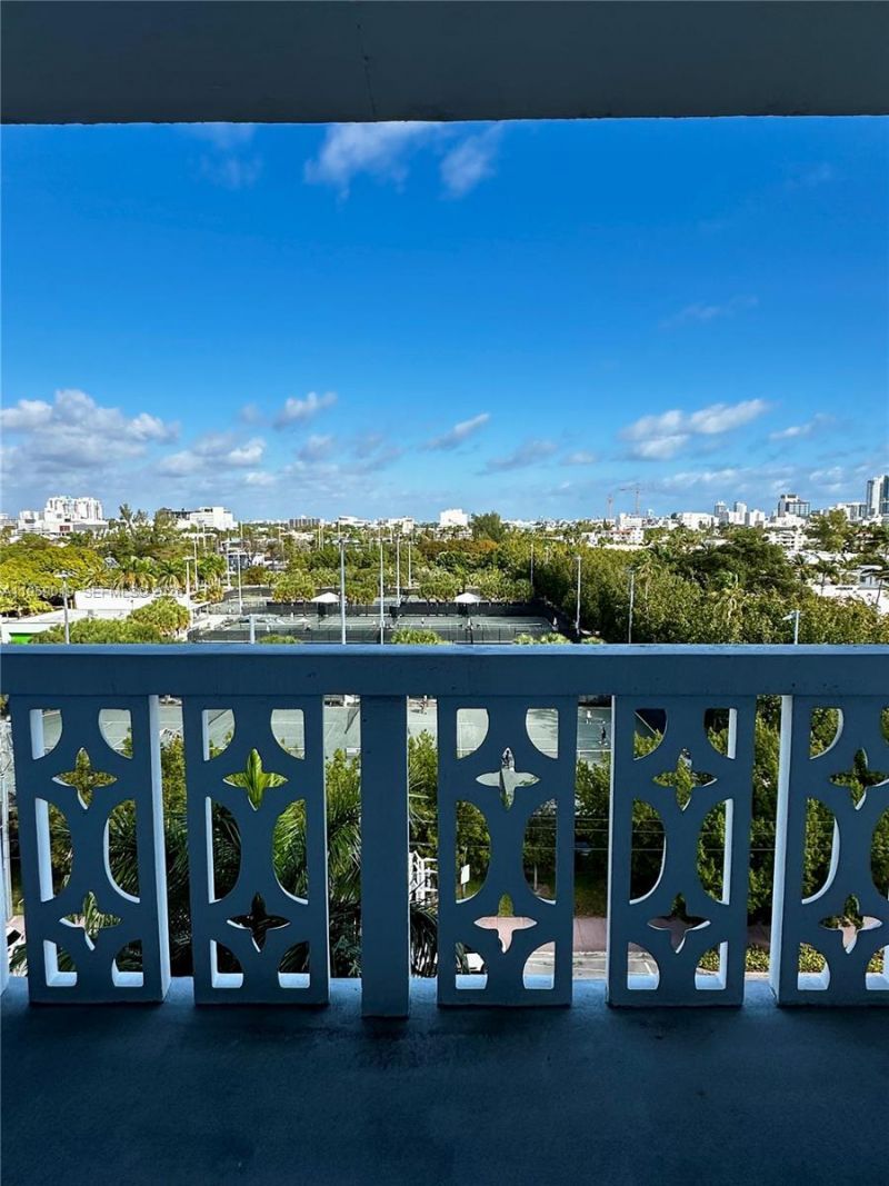 1020 Meridian Ave, Unit 811, Miami Beach, FL 33139 Photo