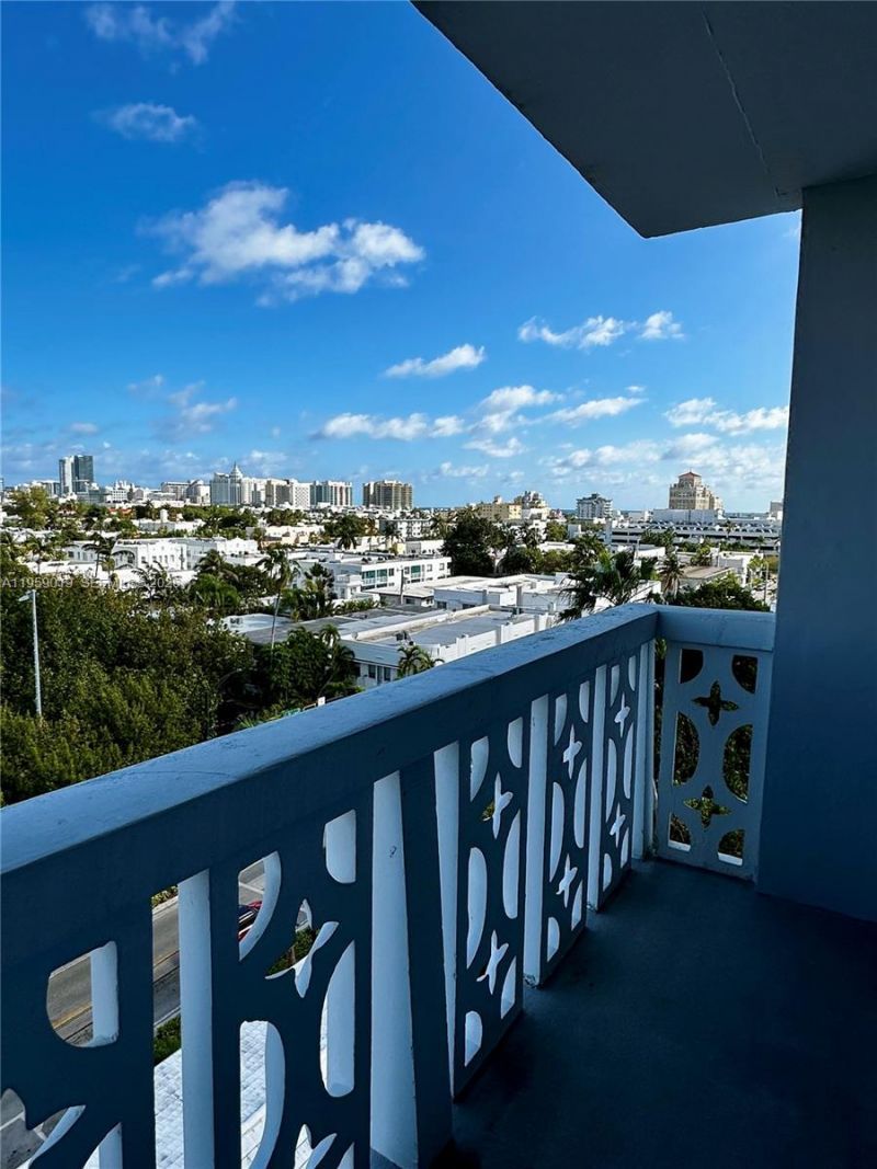 1020 Meridian Ave, Unit 811, Miami Beach, FL 33139 Photo